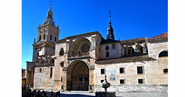 Zardoya Otis inaugura un ascensor que permitirá el acceso a la torre de la catedral de El Burgo de Osma
