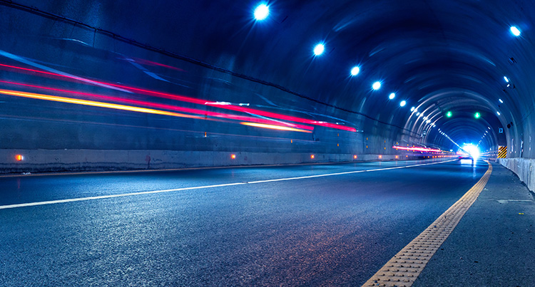 Los sistemas de control lumínico permiten reducir un 50% el consumo energético en túneles, segúin BEG