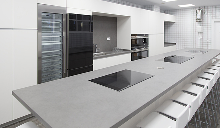 Neolith Kithchen Lounge, dentro de Contacto Cocina