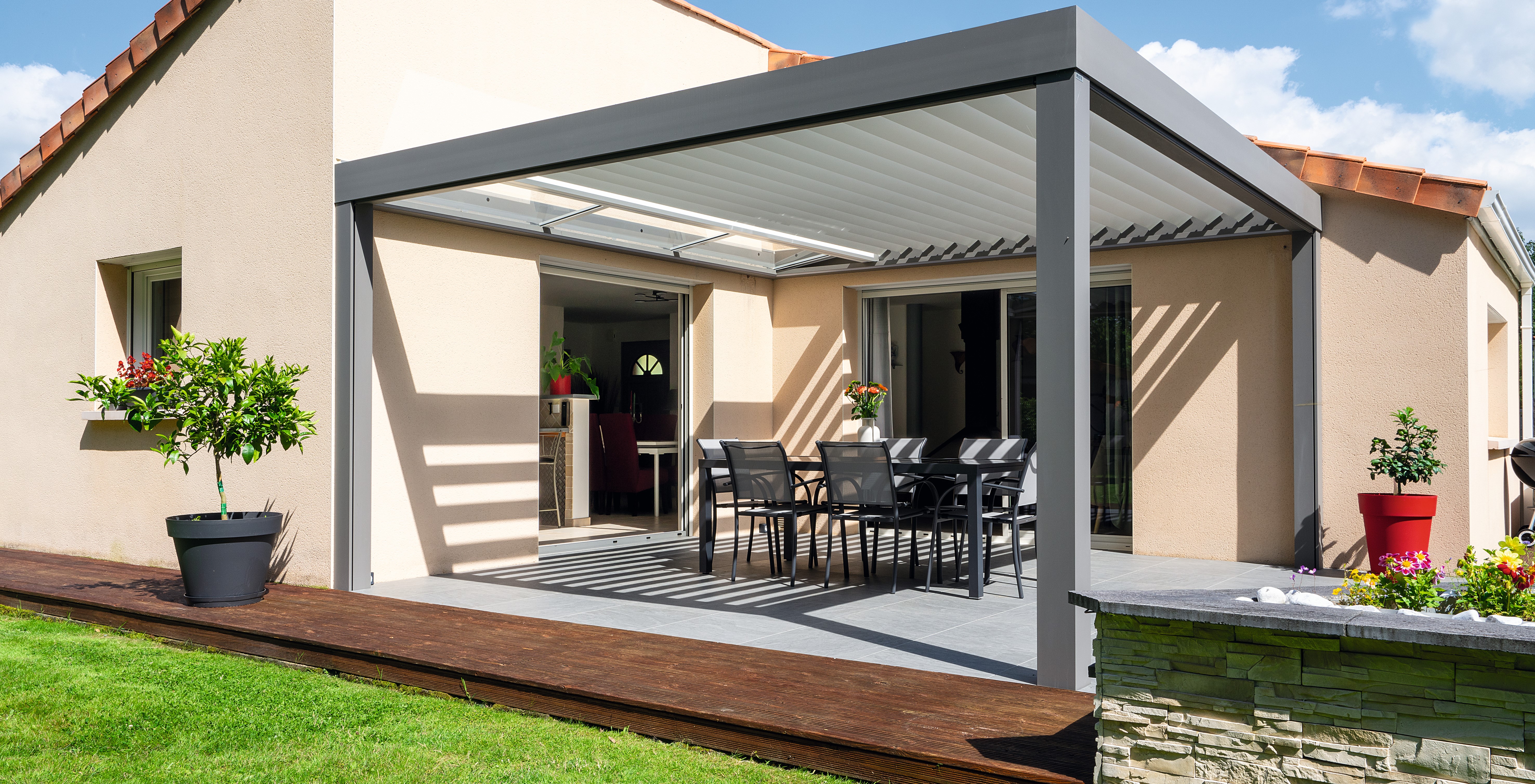 Pérgola bioclimática con sello CSTB