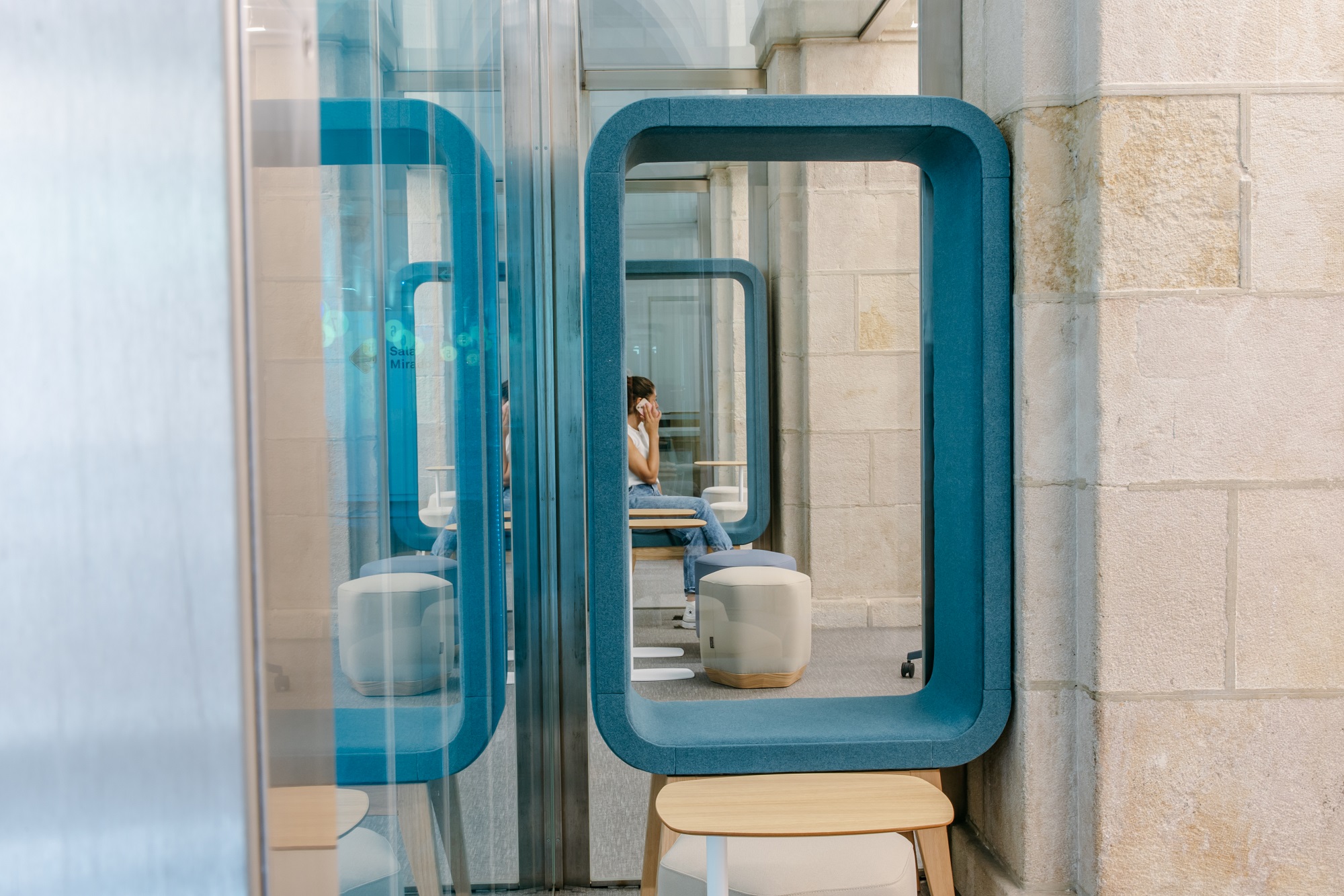phone booth de Resol