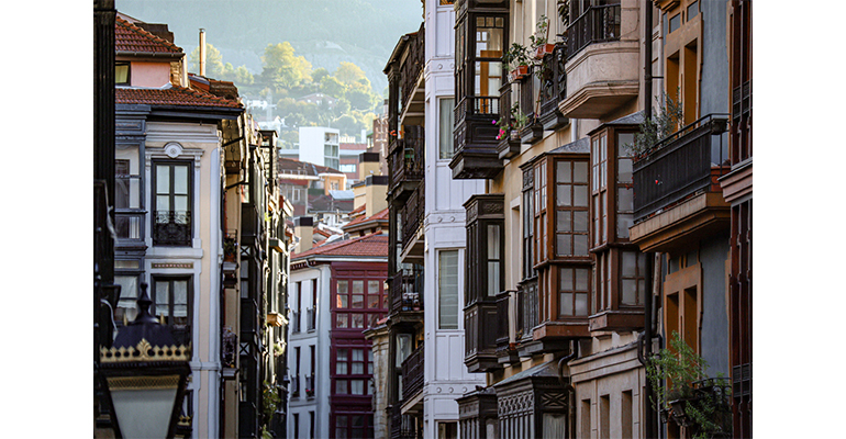 El Gobierno declara zonas de mercado tensionado en Bilbao, Vitoria-Gasteiz, Astigarraga y Usurbil