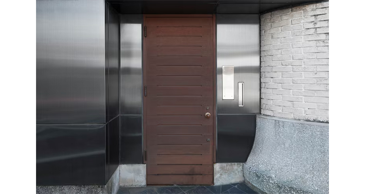Cómo elegir puertas acorazadas para un proyecto arquitectónico seguro, estético y eficiente