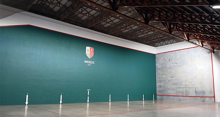 Modernización del alumbrado en el frontón municipal de Amoroto con tecnología LED de alta eficiencia