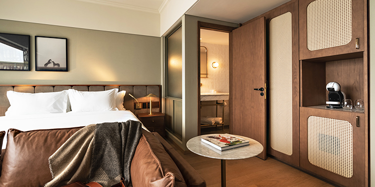 Puertas y accesorios certificados para el Hotel Costanero by MGallery de Montevideo, Uruguay