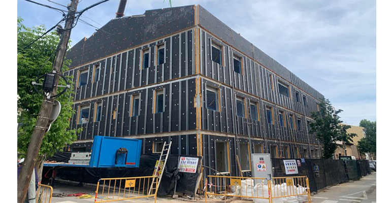 La Termal en La Garriga aplica aislamiento fenólico para vivienda industrializada de energía positiva