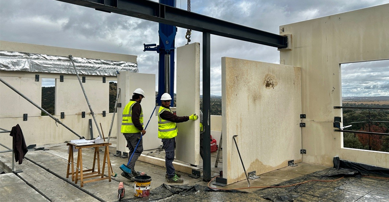 La Casa de Hormigón demuestra la agilidad de la construcción industrializada con paneles de hormigón armado