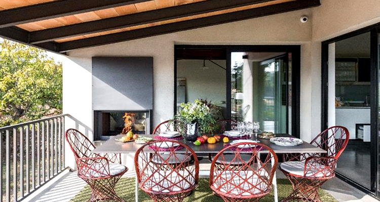 Reforma de una casita que reinterpreta la vida en el campo