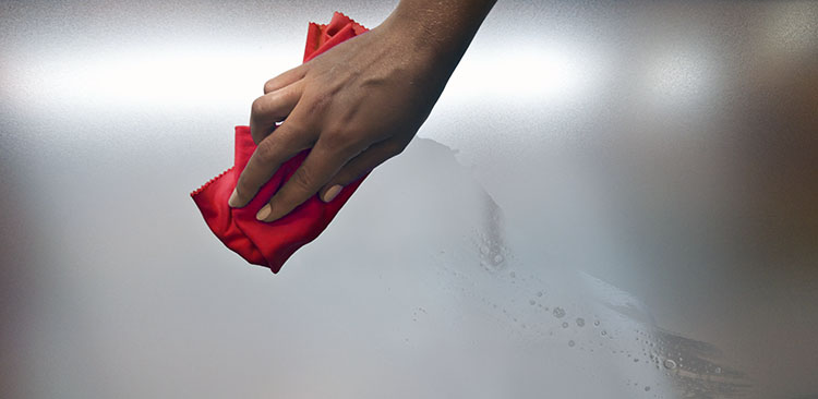 Vidrio satinado estudiado para una fácil limpieza y desinfección