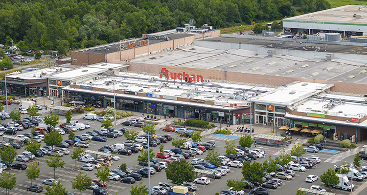 Renolit Alkorplan Bright, clave en la renovación energética del centro comercial Auchan en Burdeos