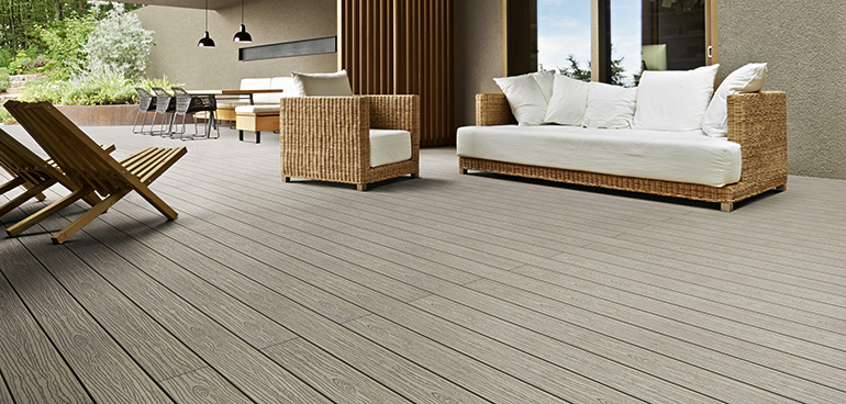 Tarimas tecnológicas par exterior con aspecto de madera natural
