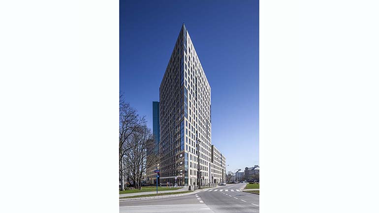 Trio Apartamenty en Varsovia: un ejemplo del uso del vidrio en la arquitectura polaca