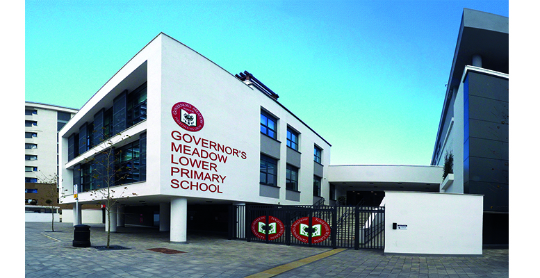 Vicaima dota con sus soluciones a la nueva escuela de Gibraltar