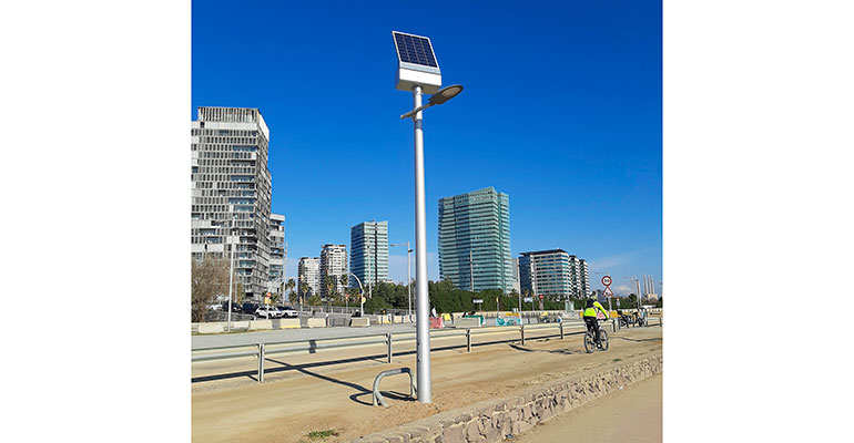 Detalle farola solar en Barcelona