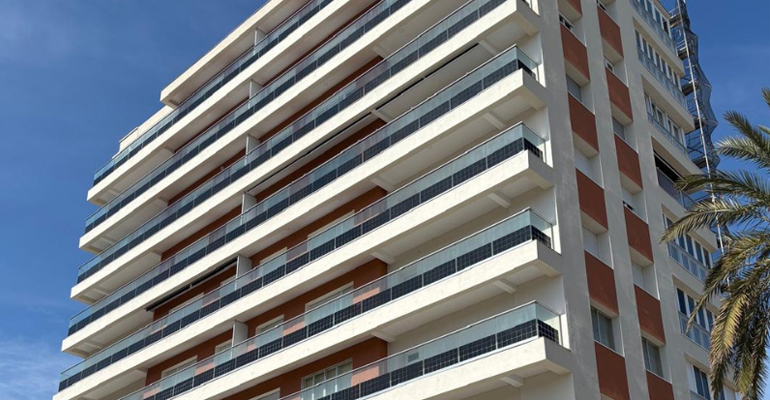 Saint Gobain barandillas fotovoltaicas Cadiz - DPArquitectura
